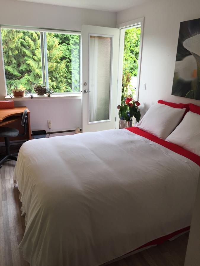 A Room At The Camelia Bed And Breakfast Tsawwassen Dış mekan fotoğraf